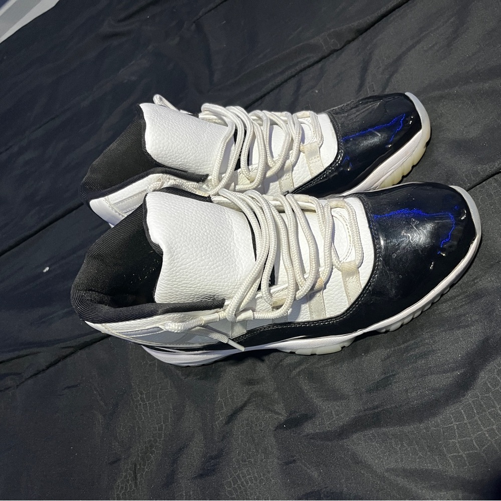 Jordan Concord Shoes Black and White